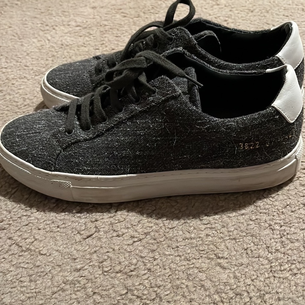 Common project sneakers